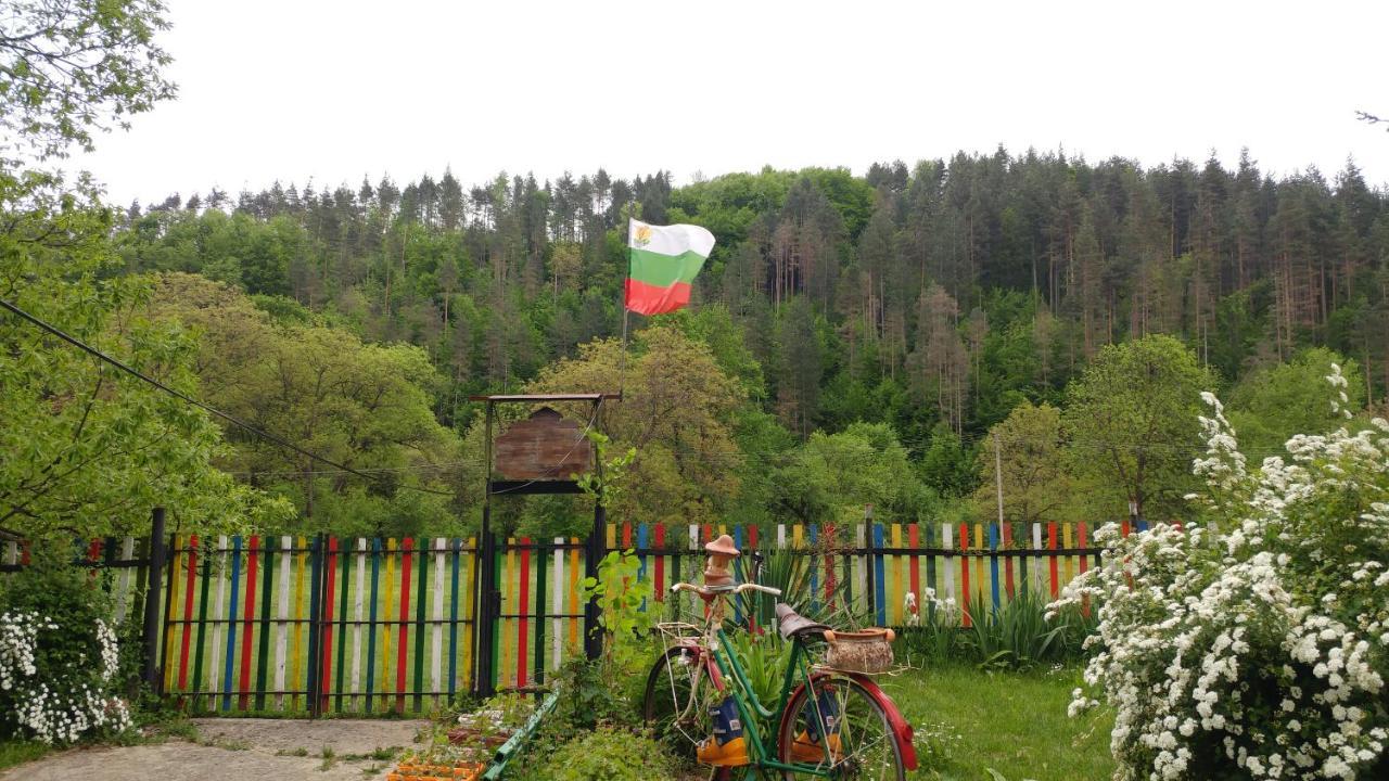 Къща за гости Дъга Cherni Osum Екстер'єр фото